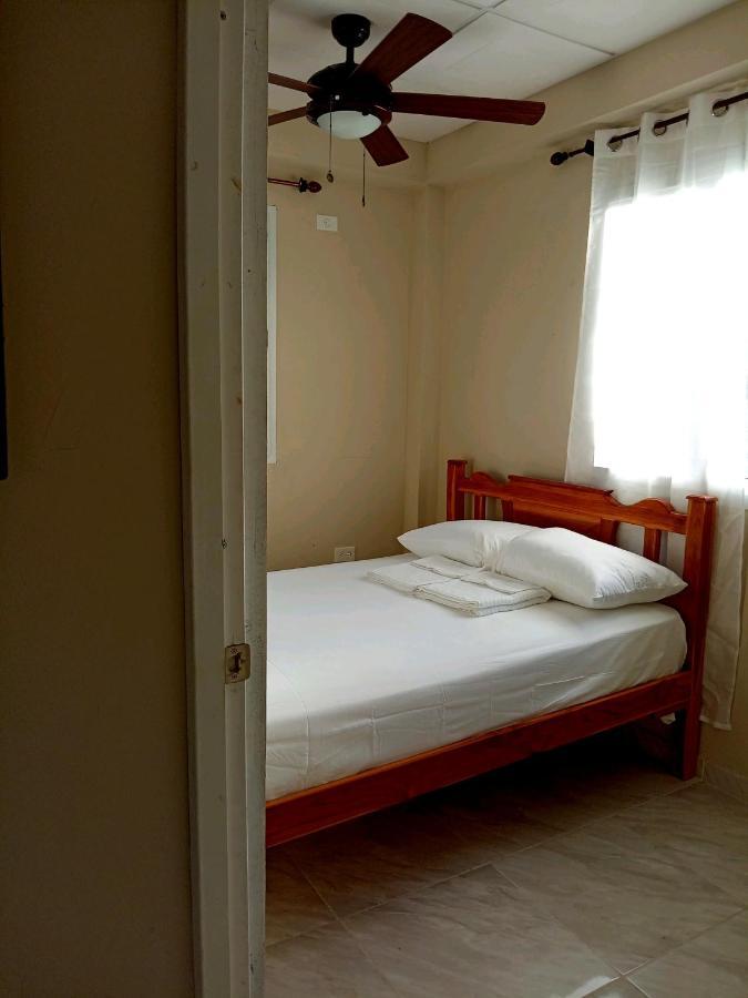 Habitacion Privada A 8 Minutos Del Aeropuerto Tocumen Lägenhet Tapia Numero Dos Exteriör bild